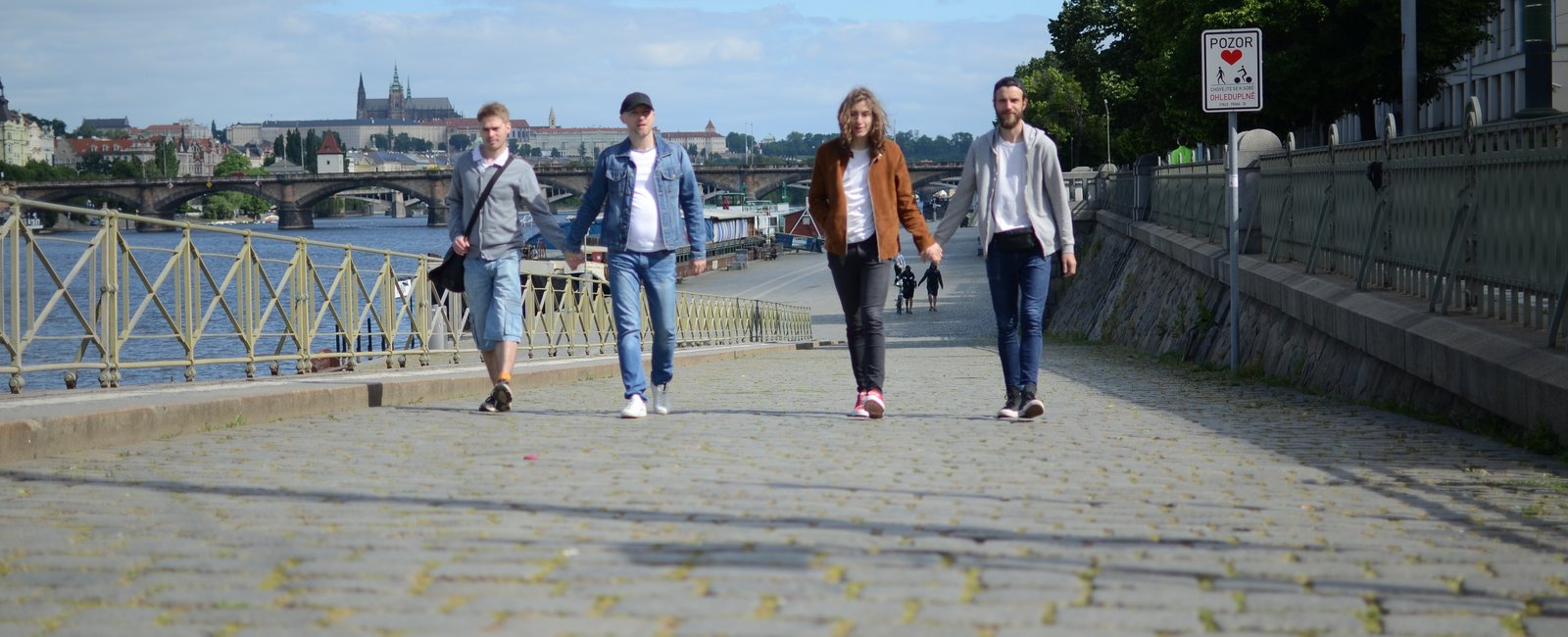 Magaz�n Queers.cz ��Zpr�vy ze sv�ta i z �eska, novinky z kultury a showbusinessu, p��b�hy z na�� komunity i nejnov�j�� informace o man�elstv� pro v�echny.