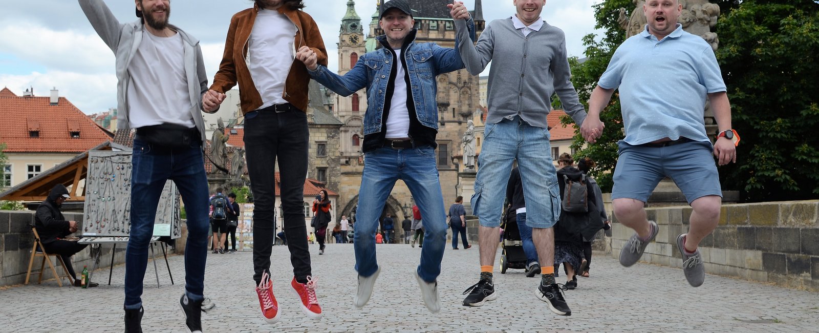 Aktuality: Magaz�n - LGBTQ+ - Gay, lesbick�, bisexu�ln�, transgender a bl�zk� t�mata v �esk� republice.