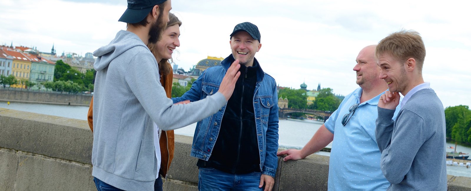 Aktuality: Spole�nost - LGBTQ+ - Gay, lesbick�, bisexu�ln�, transgender a bl�zk� t�mata v �esk� republice.