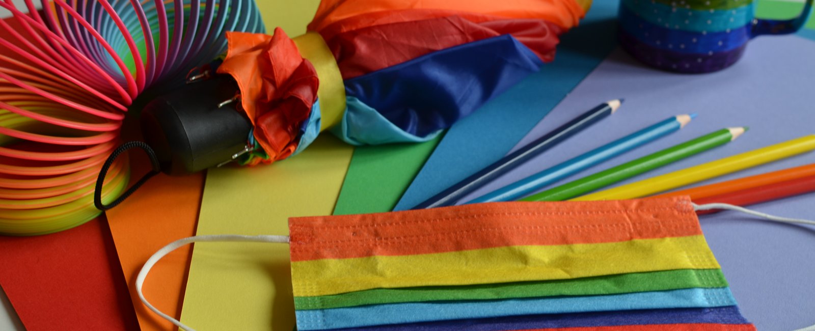 LGBTQ+ symboly - LGBTQ+ - Gay, lesbick�, bisexu�ln�, transgender a bl�zk� t�mata v �esk� republice.